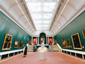 Museum Learning and Public Education in Britain